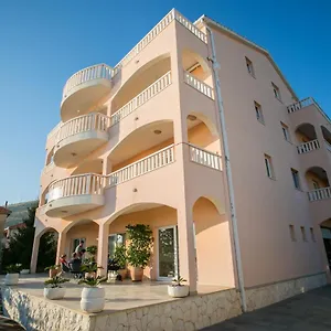 Apartman Kaja - Right Next To The, Trogir